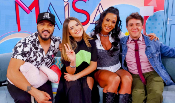 Belo e Gracyanne no Programa da Maisa