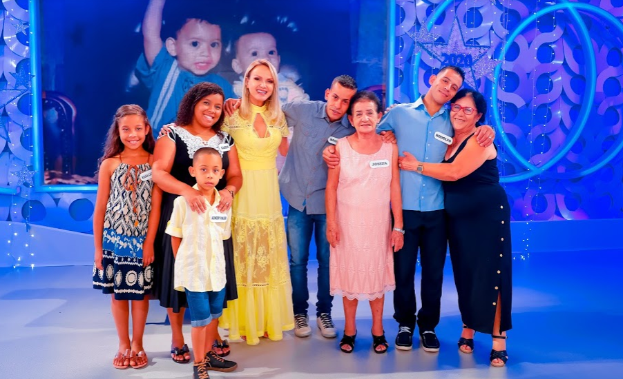 Reencontro de mãe e filhos no programa Eliana