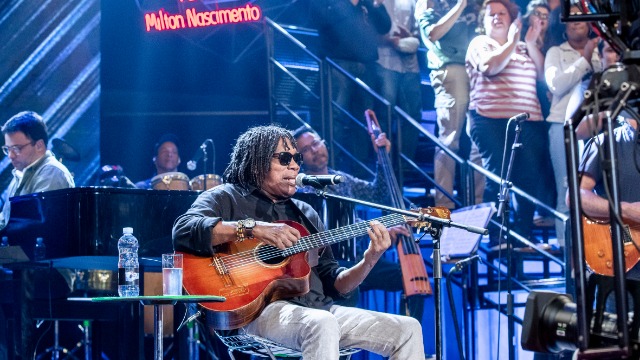 altas horas milton nascimento