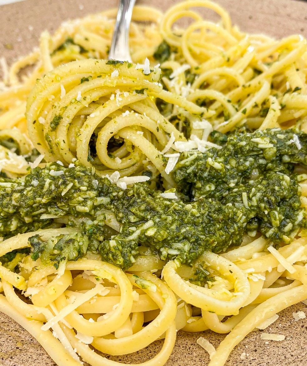 Linguine com molho pesto