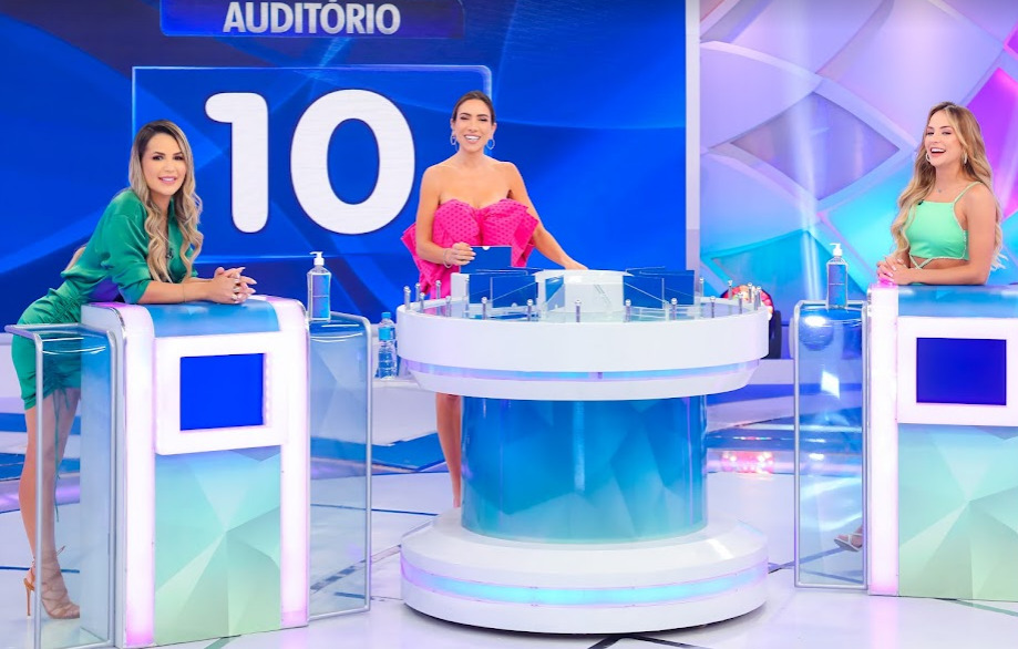 Deolane e Gabi Martins no Programa Silvio Santos