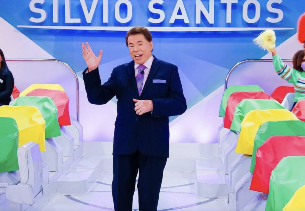 Silvio Santos volta ao Brasil