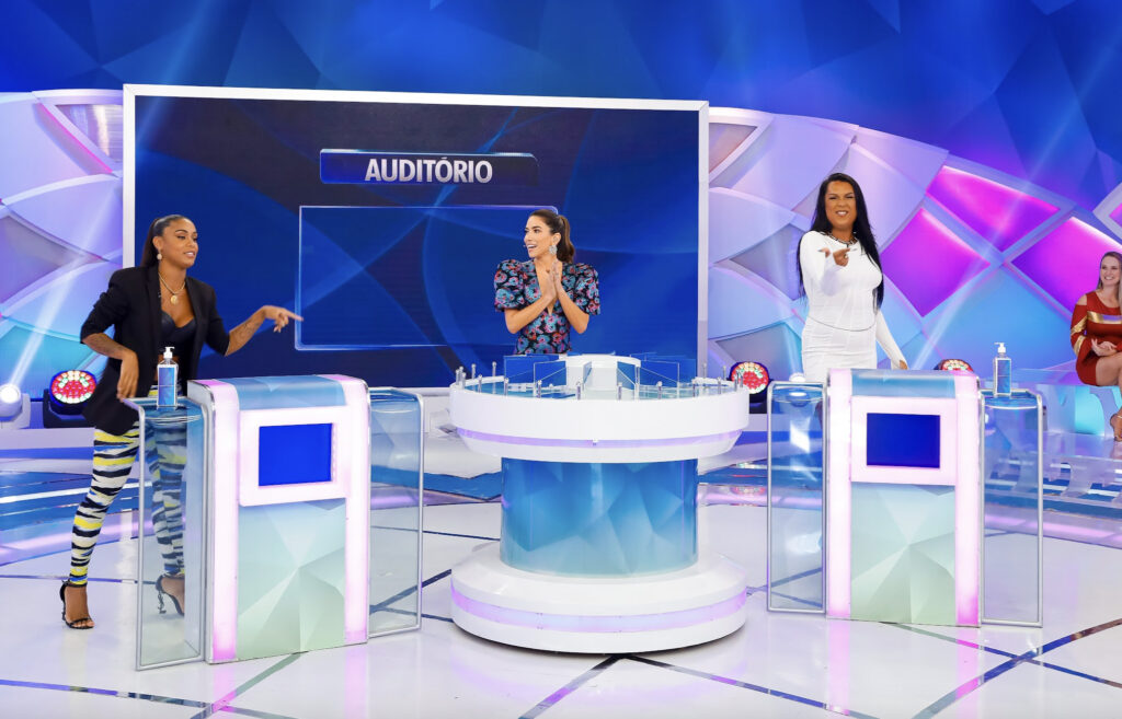 Danny Bond e Rebecca no Programa Silvio Santos