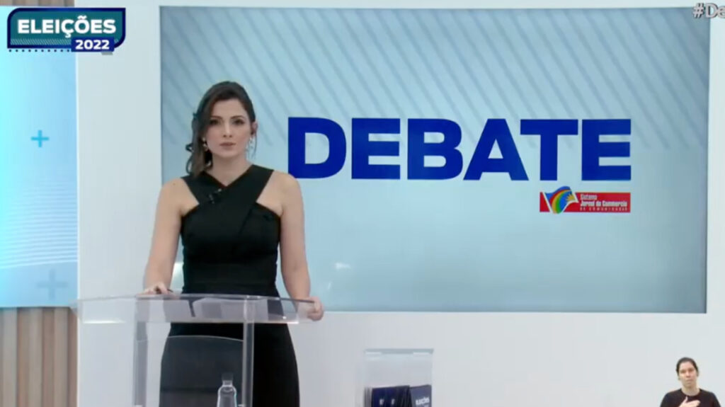 Jornalista do SBT desmaia durante debate