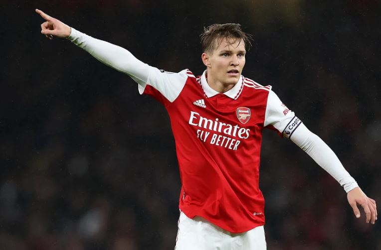 Odegaard em jogo do Arsenal