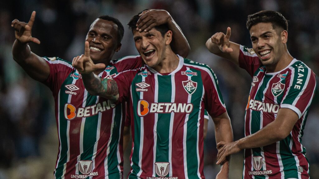 Cano em jogo do Fluminense