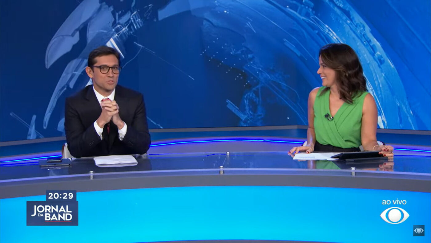 Âncora do Jornal da Band se emocionou ao vivo nesta quinta-feira (22)