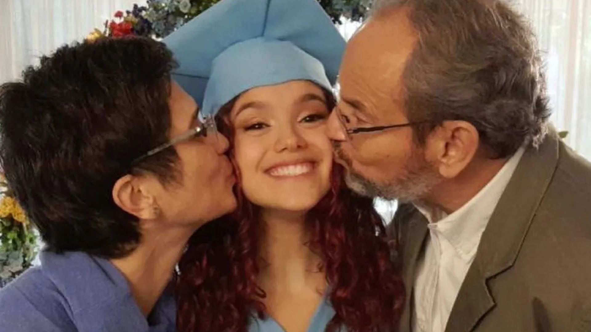 Sandra Annenberg e Ernesto Paglia na formatura da filha