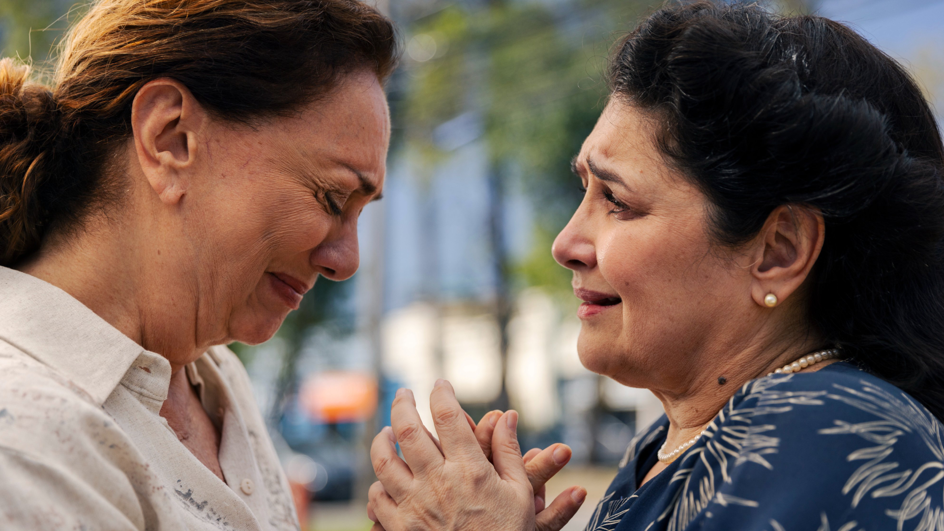 Angelina resgata Agatha em Terra e Paixão