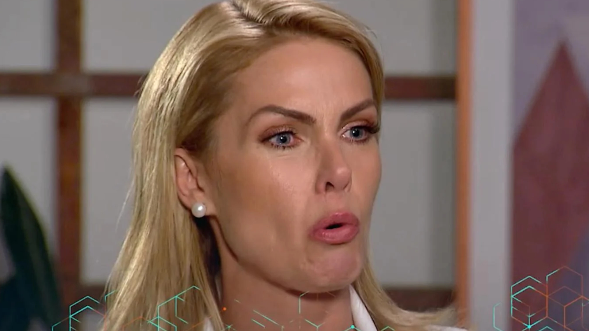 Ana Hickmann dá entrevista ao Domingo Espetacular