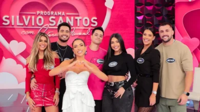 Casais se enfrentam no Qual é a Música do Programa Silvio Santos