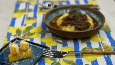 Ragu de fraldinha com polenta cremosa do É de Casa