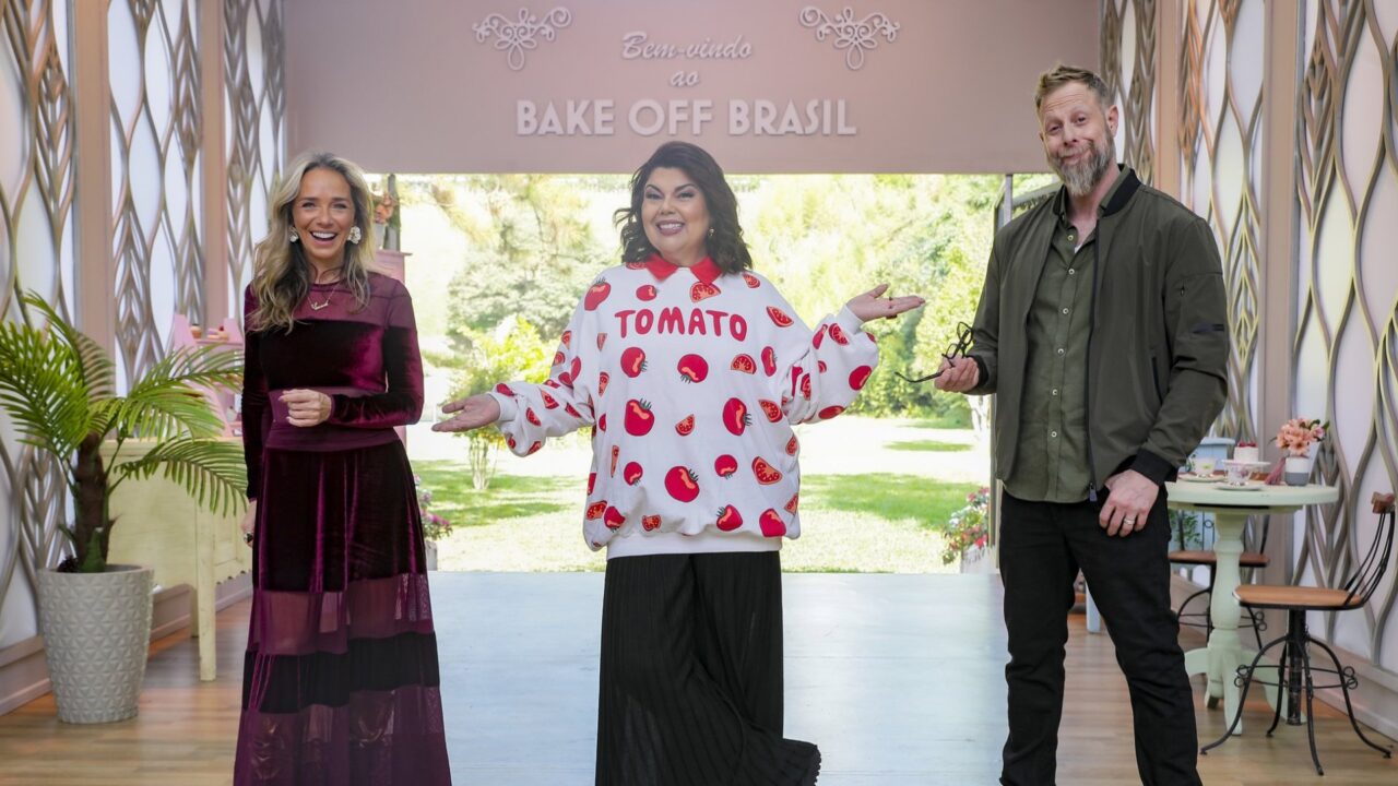 Fabiana Karla, Carole Crema e André Mifano na estreia do Bake Off Brasil