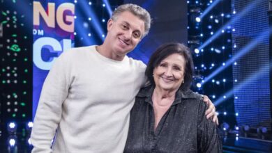 Dona Déa Lúcia e Luciano Huck no Domingão